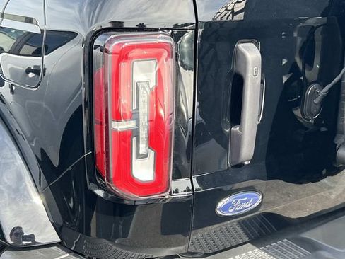 Used 2025 Ford Bronco Badlands AWD/4WD image 6