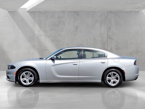 Used 2021 Dodge Charger SXT w/ Leather Interior Group RWD image 7