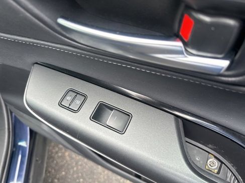 Used 2024 Toyota Venza LE image 20