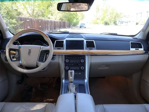 Used 2012 Lincoln MKS AWD image 16