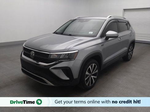 Used 2023 Volkswagen Taos SE image 1