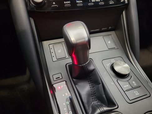 Used 2025 Lexus IS 350 F Sport RWD image 30