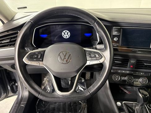 Used 2024 Volkswagen Jetta SE FWD image 23