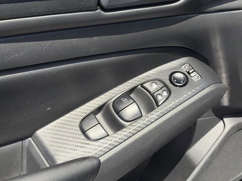 Used 2025 Nissan Altima 2.5 S FWD image 15