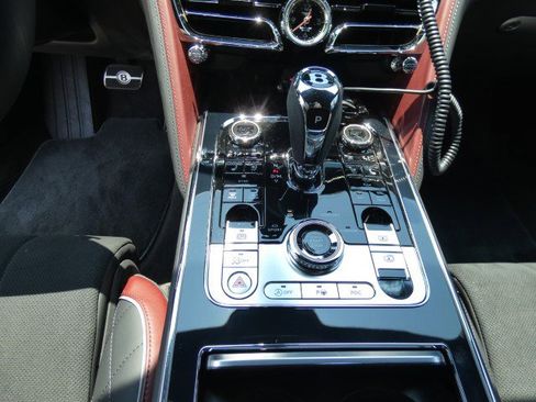 Used 2024 Bentley Flying Spur W12 AWD/4WD image 18