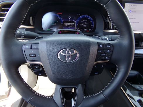 Used 2024 Toyota Crown Platinum image 37