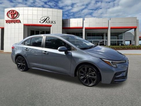 Certified 2024 Toyota Corolla SE FWD image 1