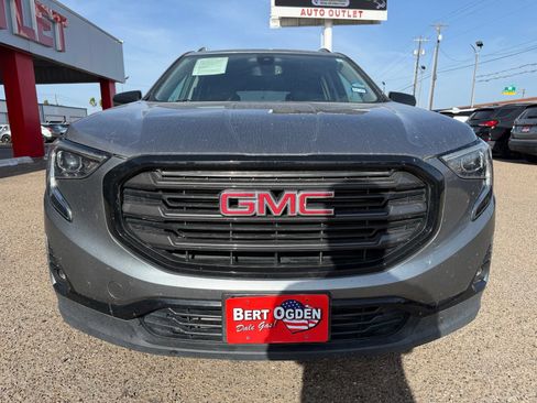 Used 2020 GMC Terrain SLT w/ Preferred Package FWD image 2
