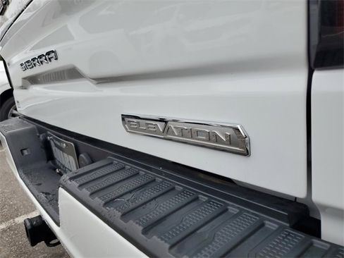 Used 2023 GMC Sierra 1500 Elevation image 8