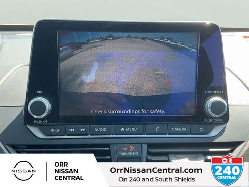 Used 2025 Nissan Altima 2.5 SV image 25