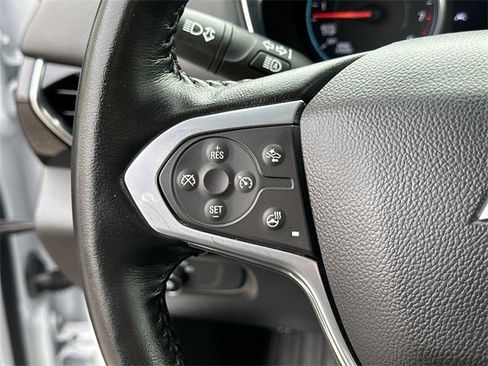 Used 2022 Chevrolet Traverse RS image 35