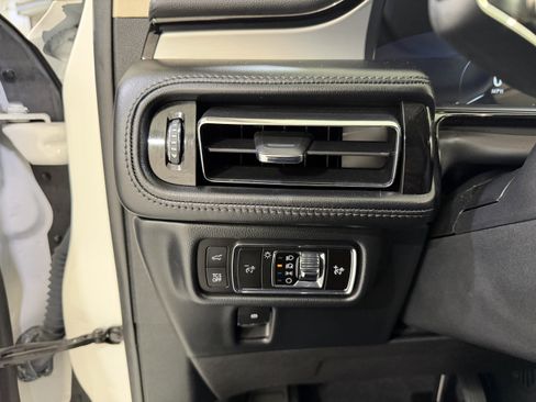 Used 2023 Lincoln Nautilus FWD w/ Premium Package image 20