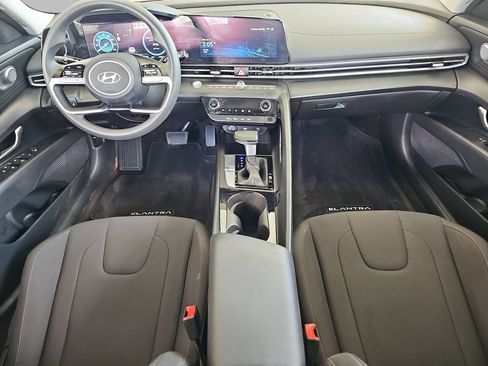 Used 2024 Hyundai Elantra Blue FWD image 11