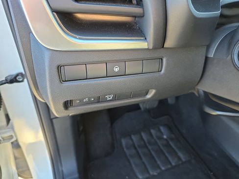 Used 2023 Nissan Rogue SV image 22