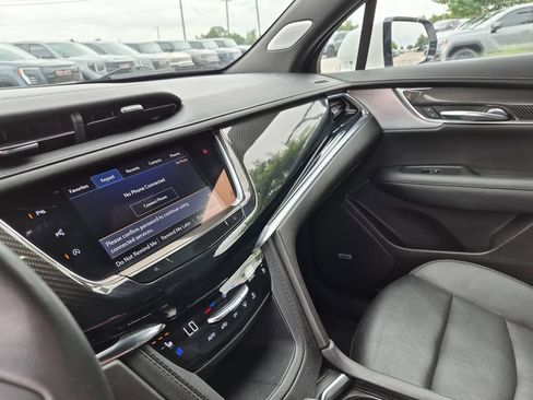 Used 2023 Cadillac XT6 Sport w/ Technology Package AWD/4WD image 28
