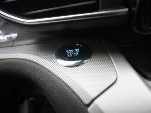 Used 2022 Ford Explorer XLT w/ Equipment Group 202A image 31