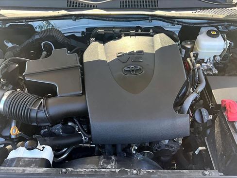 Used 2023 Toyota Tacoma TRD Off-Road w/ Technology Package image 32