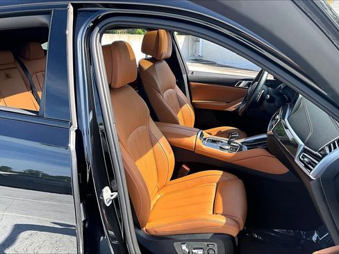 Used 2021 BMW X6 M50i AWD/4WD image 9