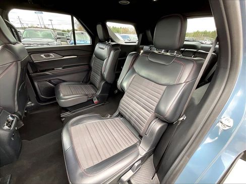 Used 2025 Ford Explorer ST-Line image 14