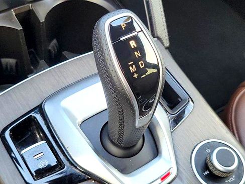 Used 2022 Alfa Romeo Stelvio Ti AWD/4WD image 34