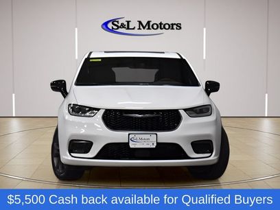 New 2026 Chrysler Pacifica Select