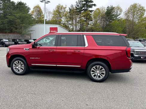 Used 2023 GMC Yukon XL Denali AWD/4WD image 6