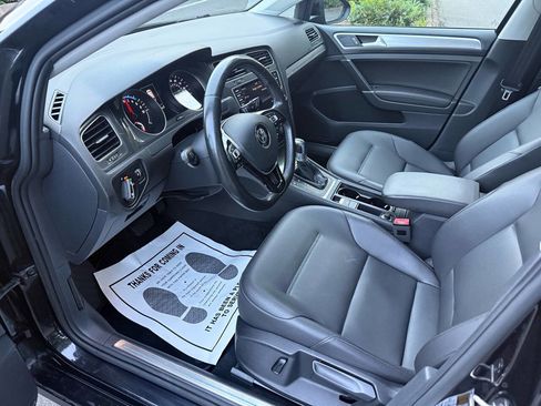 Used 2016 Volkswagen e-Golf SEL Premium w/ Driver Assistance Package image 9