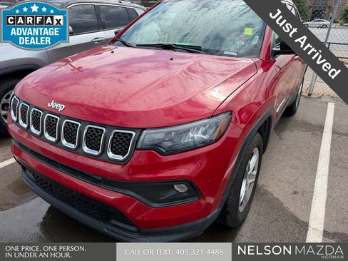 Used 2023 Jeep Compass Latitude AWD/4WD image 1