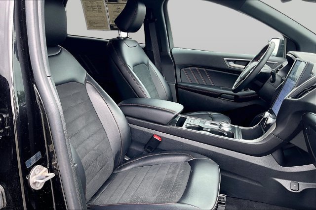 Certified 2024 Ford Edge ST-Line AWD/4WD image 8