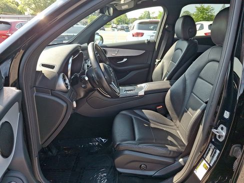 Used 2021 Mercedes-Benz GLC 300 4MATIC w/ Premium Package image 13