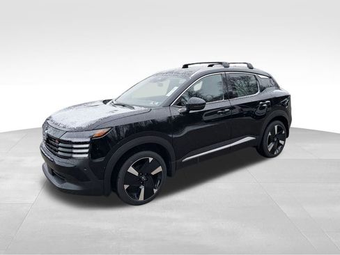 New 2026 Nissan Kicks SR w/ Cold Weather Package image 2