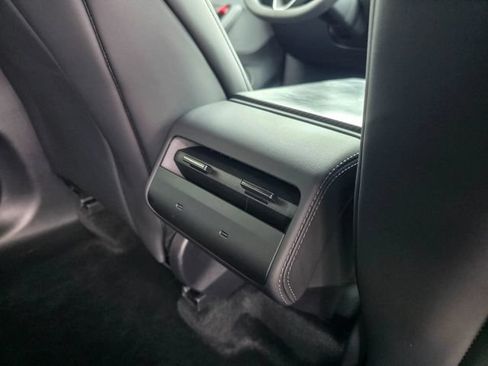 Used 2026 Tesla Model Y AWD image 35