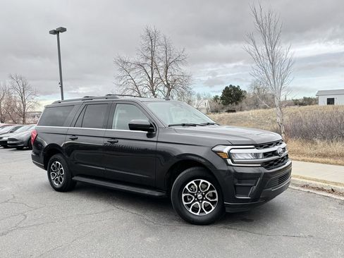 Used 2024 Ford Expedition Max XLT image 2
