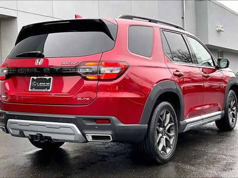 Used 2023 Honda Pilot Elite image 5