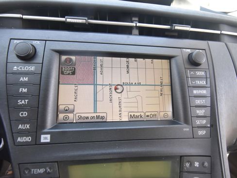 Used 2011 Toyota Prius Four w/ Solar Roof Pkg FWD image 2
