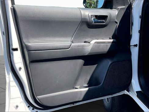 Used 2023 Toyota Tacoma TRD Sport image 21