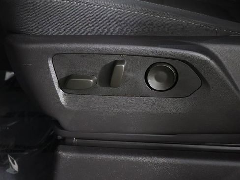 Used 2024 GMC Sierra 1500 Elevation image 29