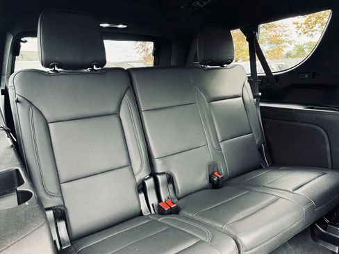 Used 2022 Chevrolet Suburban Z71 w/ Z71 Off-Road Package image 41