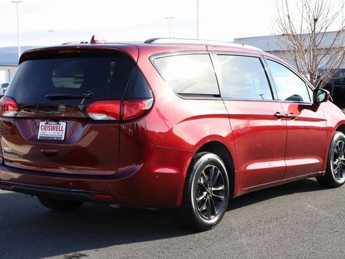 Used 2020 Chrysler Pacifica Touring-L w/ Advanced Safetytec Group image 6