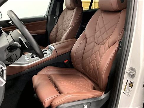 Used 2024 BMW X5 sDrive40i w/ M Sport Package RWD image 31