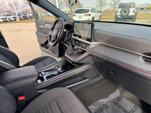 Certified 2025 Ford Explorer ST-Line w/ ST-Line Street Pack image 37