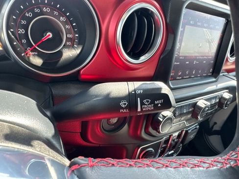 Used 2022 Jeep Gladiator Rubicon w/ Cold Weather Group AWD/4WD image 13
