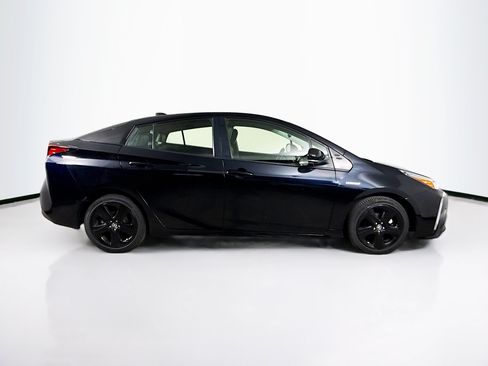 Used 2022 Toyota Prius XLE FWD image 2