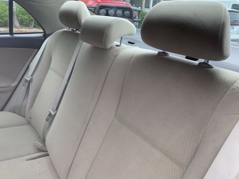 Used 2013 Toyota Corolla LE FWD image 17