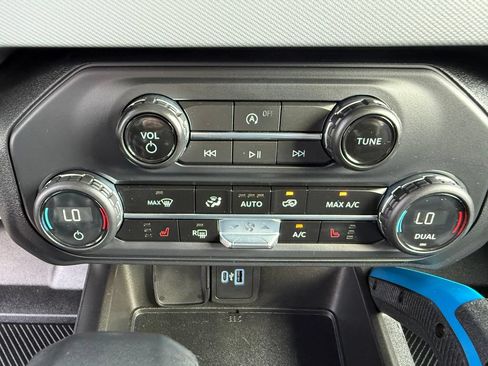 Used 2023 Ford Bronco Black Diamond AWD/4WD image 30