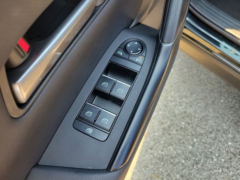 Used 2025 MAZDA CX-50 AWD 2.5 S w/ Premium Package image 15