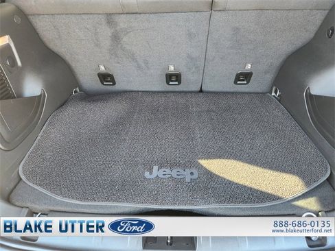 Used 2023 Jeep Renegade Latitude image 29