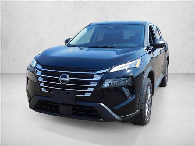 Used 2024 Nissan Rogue S FWD image 2