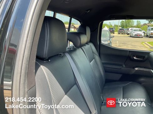 Used 2020 Toyota Tacoma Limited AWD/4WD image 24