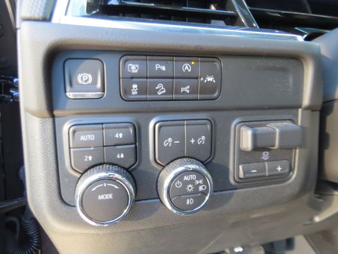 Used 2025 Chevrolet Tahoe RST w/ Comfort Package AWD/4WD image 20
